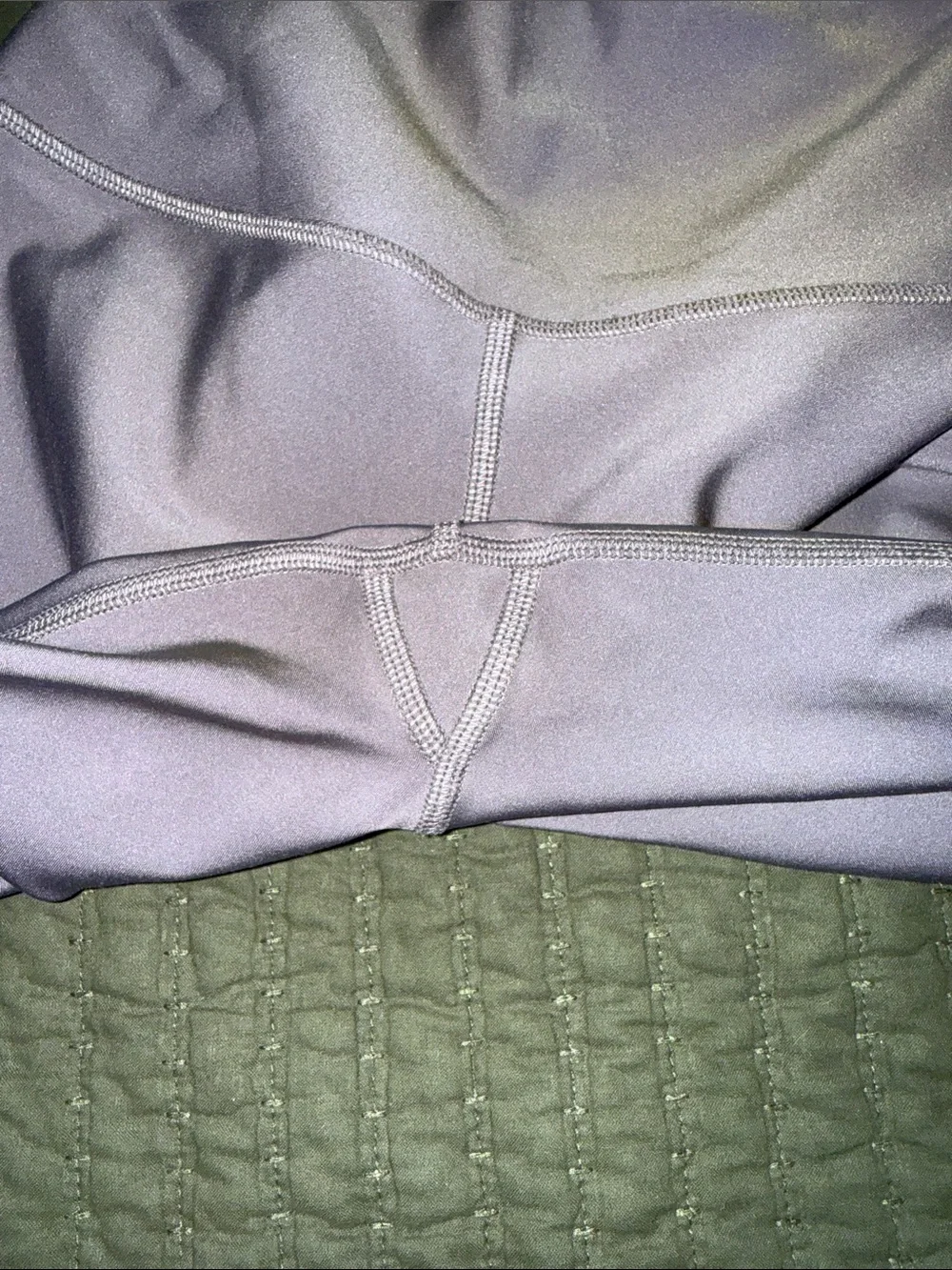 Alo Airbrush XS Leggings in Light Lavender
